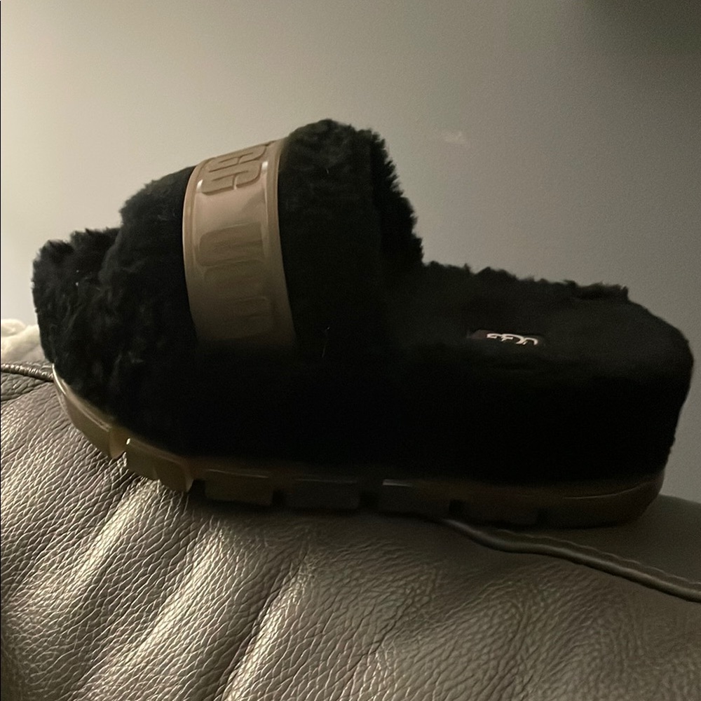 Cozy Black Furry Women's Slide Sandals
